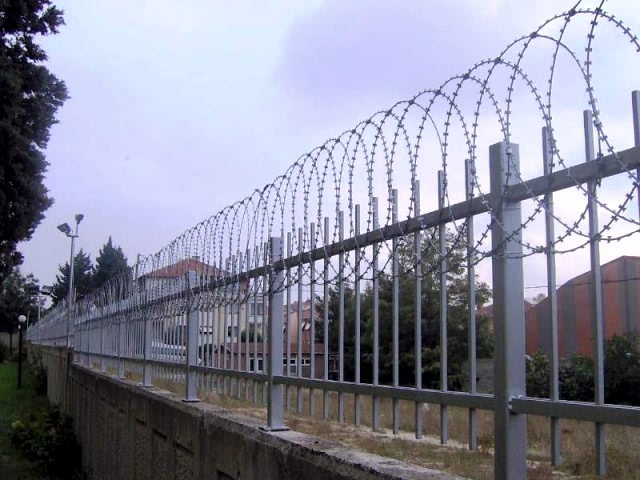 Dikenli-jiletli-tel-orgu-sistemleri (7)